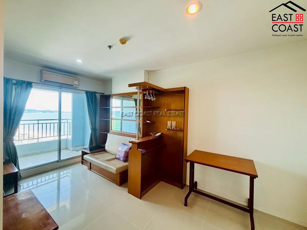 Lumpini park beach Jomtien photo 7