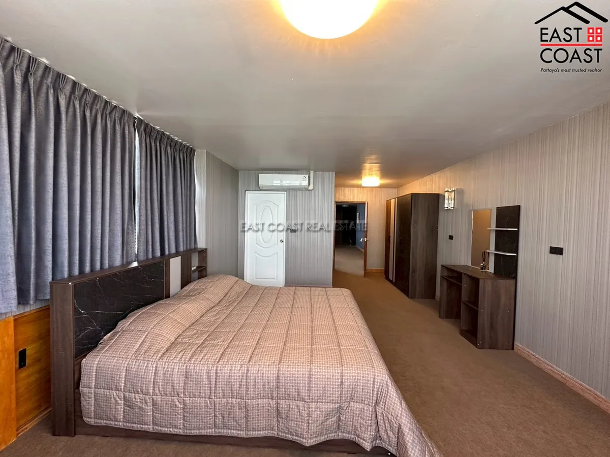 Jomtien Complex photo 9