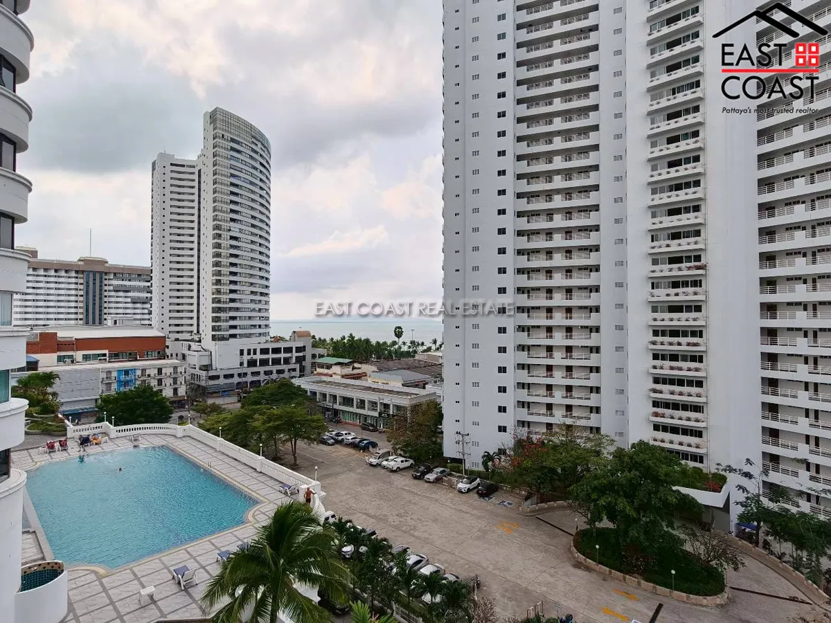 Jomtien Complex photo 3