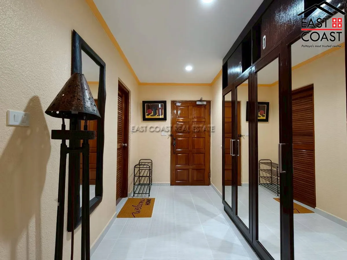 Jomtien Complex photo 5