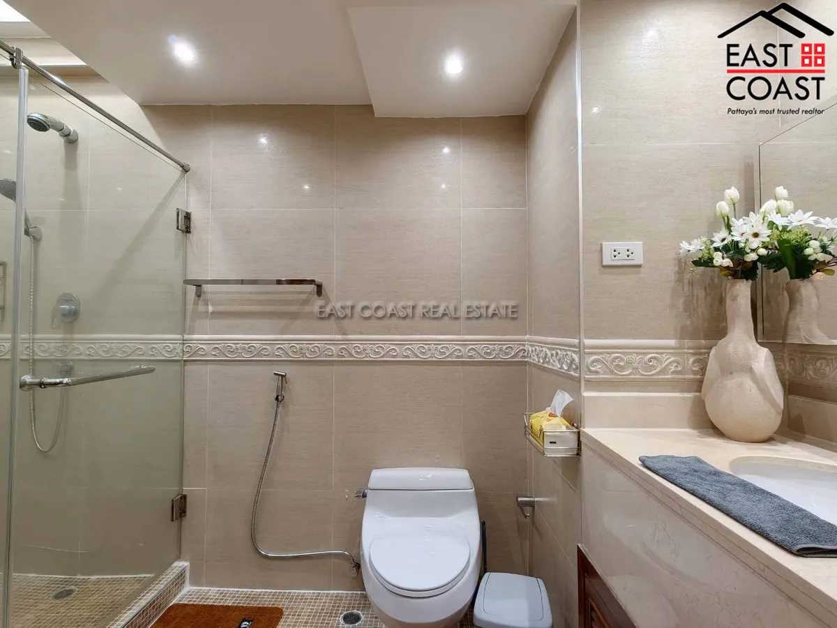 Jomtien Complex photo 6