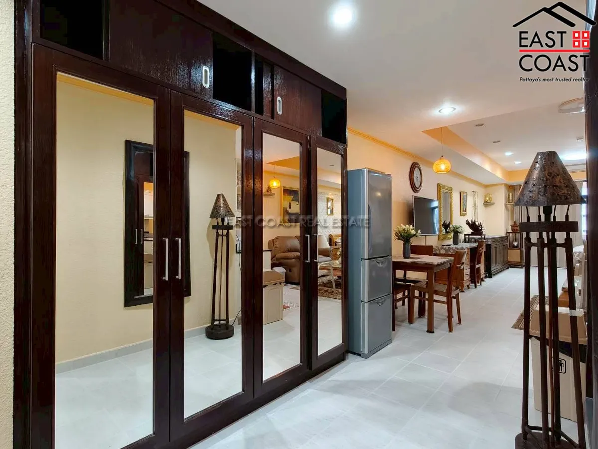 Jomtien Complex photo 9
