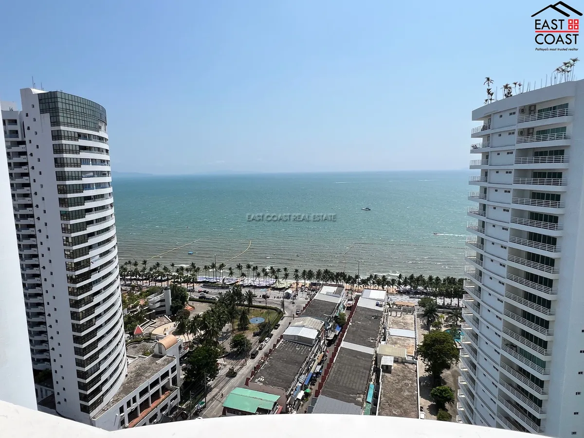 Jomtien Complex photo 9
