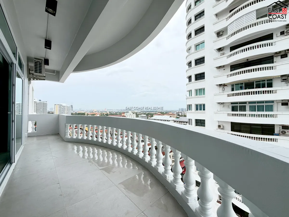 Jomtien Complex photo 6