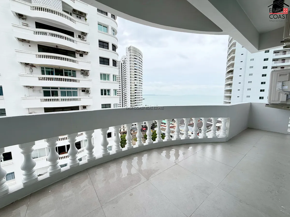 Jomtien Complex photo 7