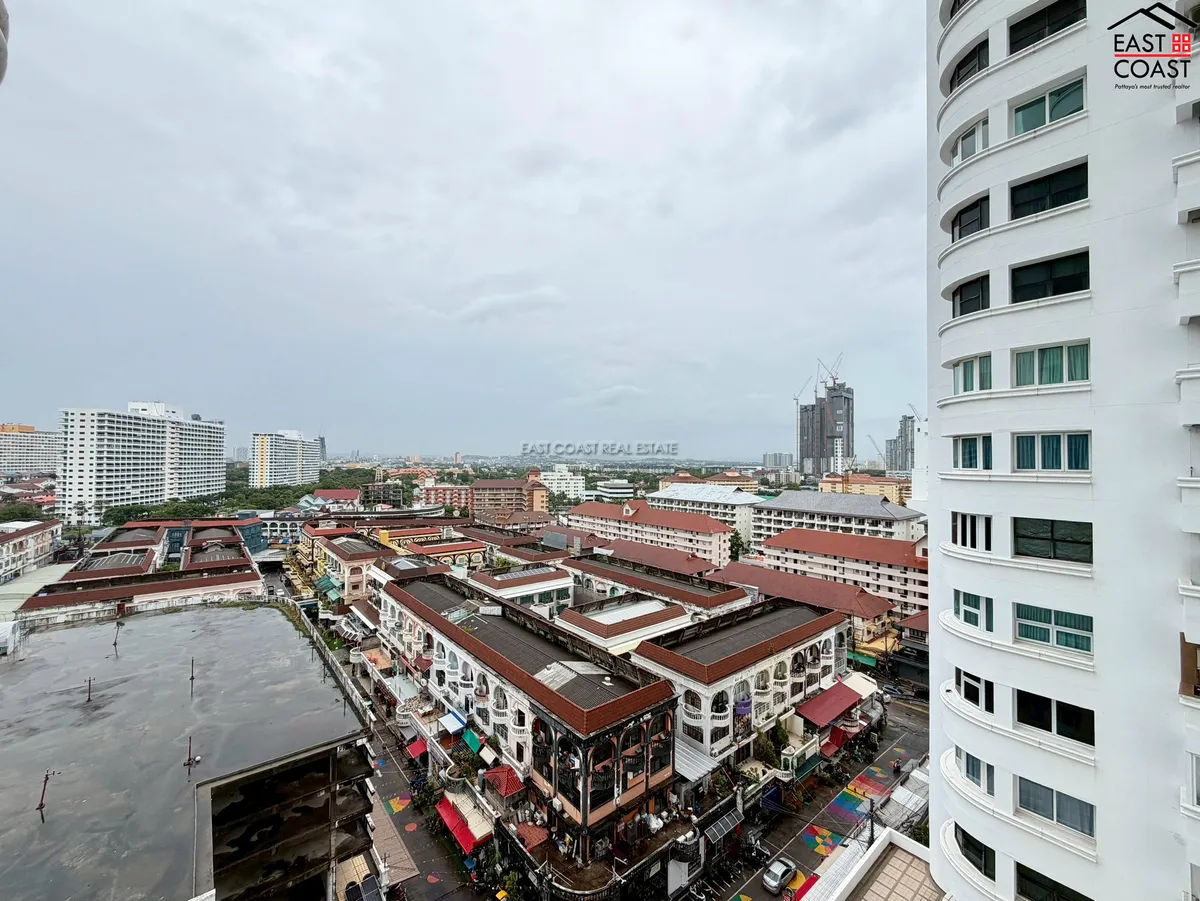 Jomtien Complex photo 14