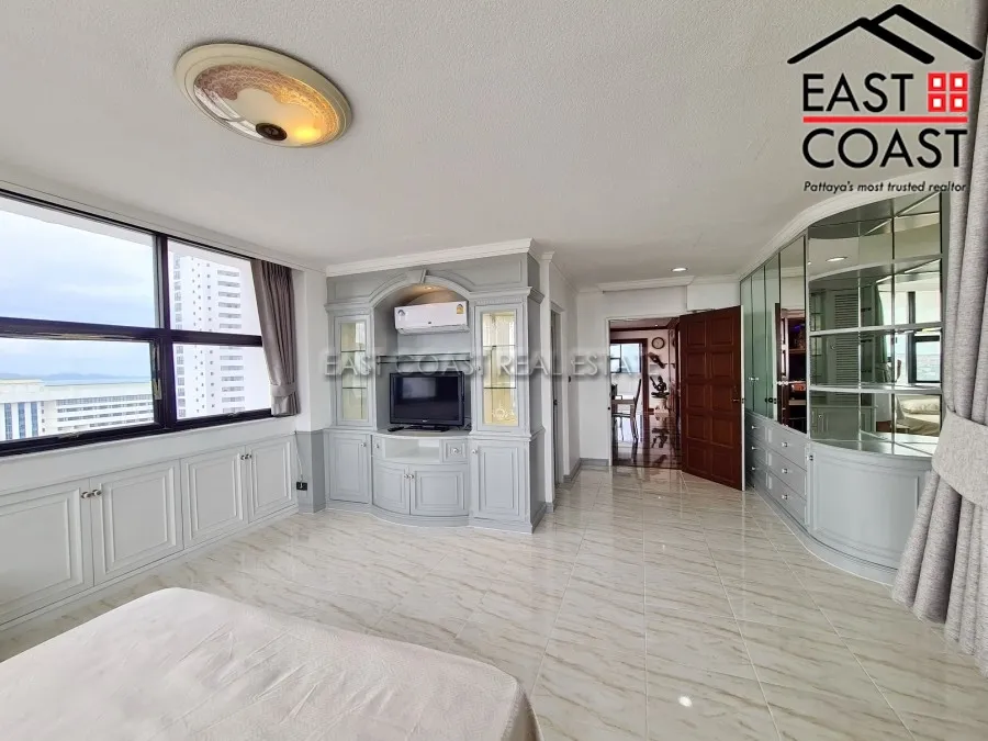 Jomtien Complex photo 15