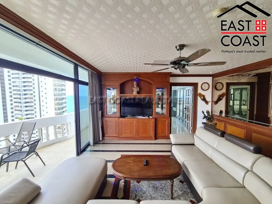 Jomtien Complex photo 3