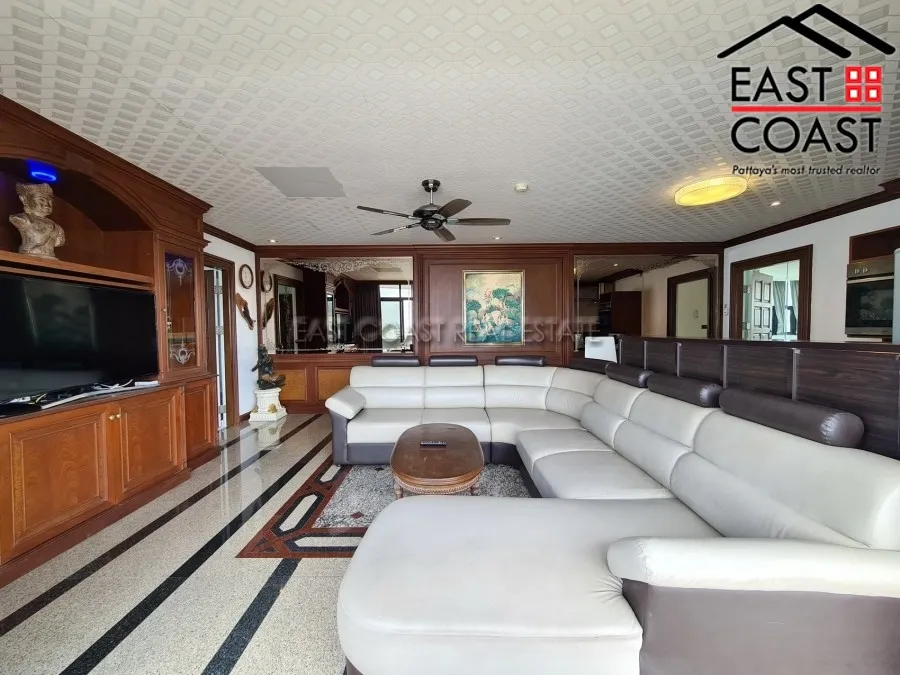 Jomtien Complex photo 5