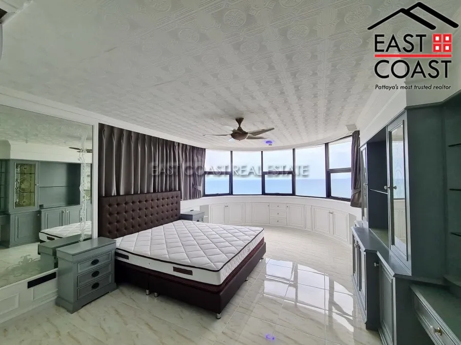 Jomtien Complex photo 9