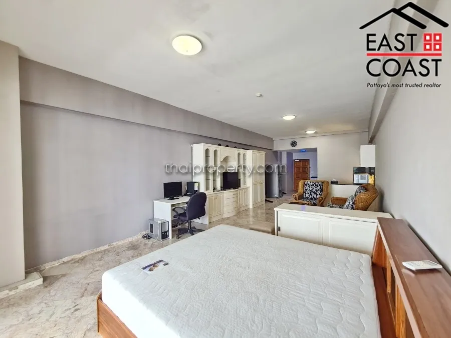 Jomtien Complex photo 8