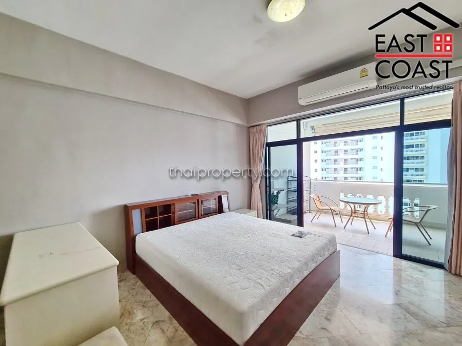 Jomtien Complex photo 6