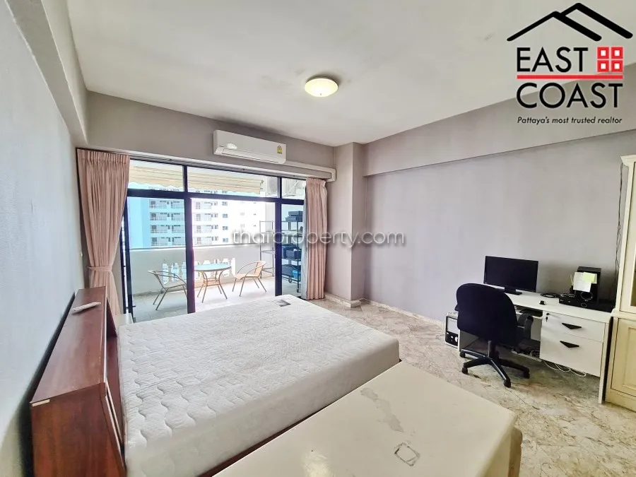 Jomtien Complex photo 7