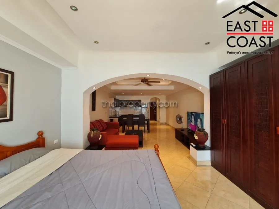 Jomtien Complex photo 9