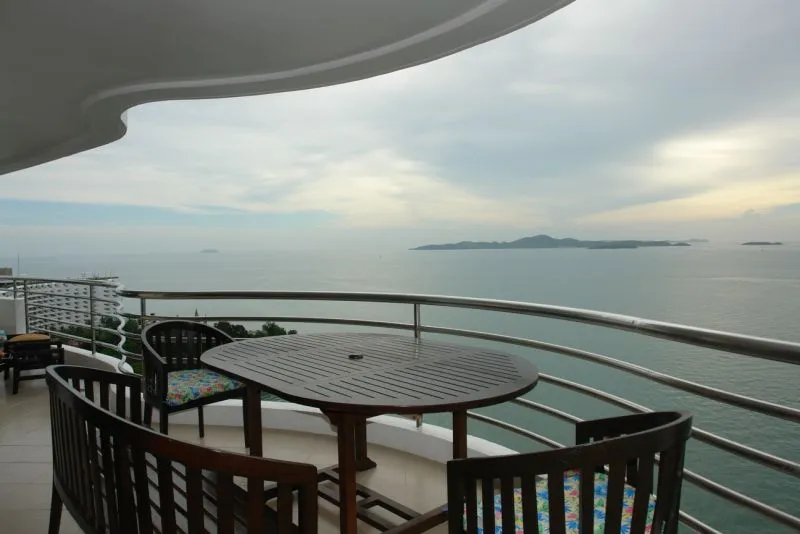 Royal Cliff