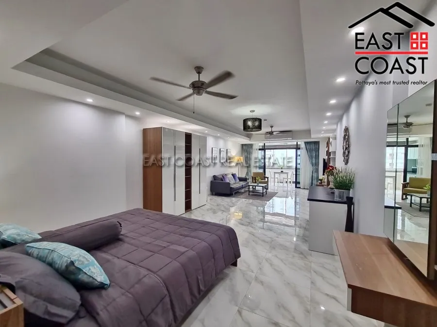 Jomtien Complex photo 7