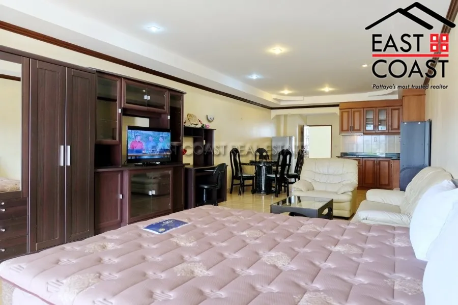 Jomtien Complex photo 7