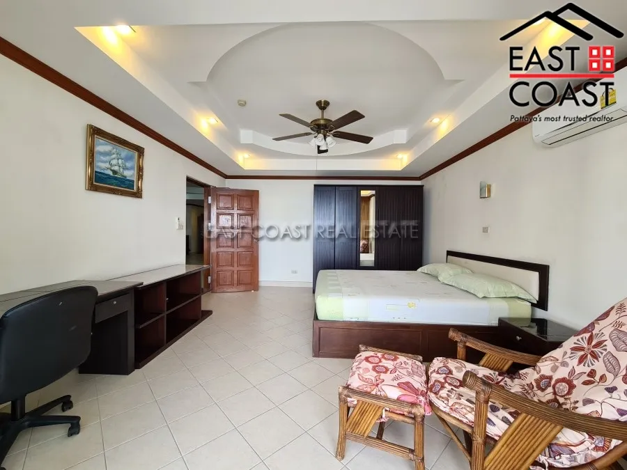 Jomtien Complex photo 17