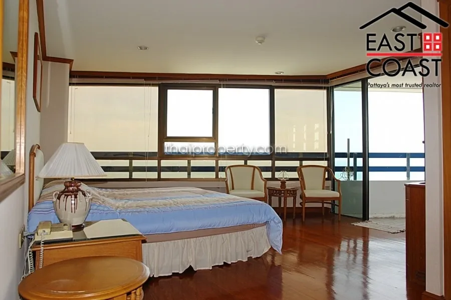 Jomtien Plaza photo 9