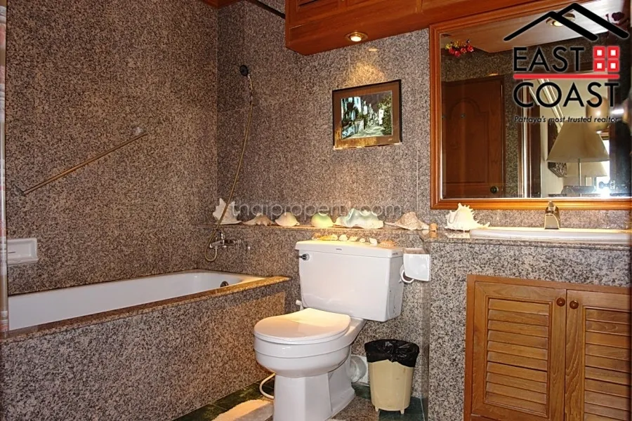 Jomtien Plaza photo 11