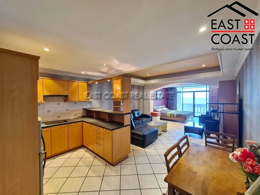 Jomtien Complex photo 6