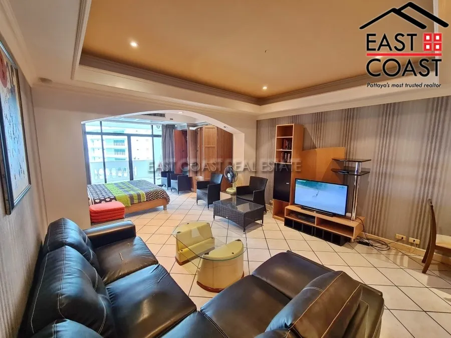Jomtien Complex photo 5