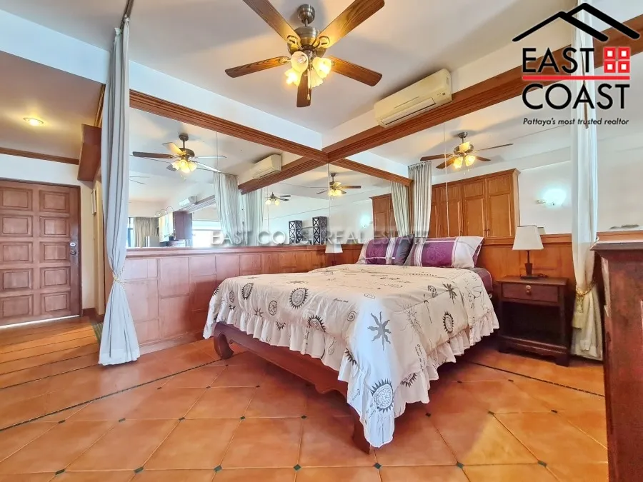 Jomtien Complex photo 5