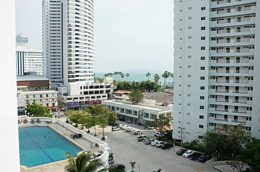 Jomtien Complex photo 3