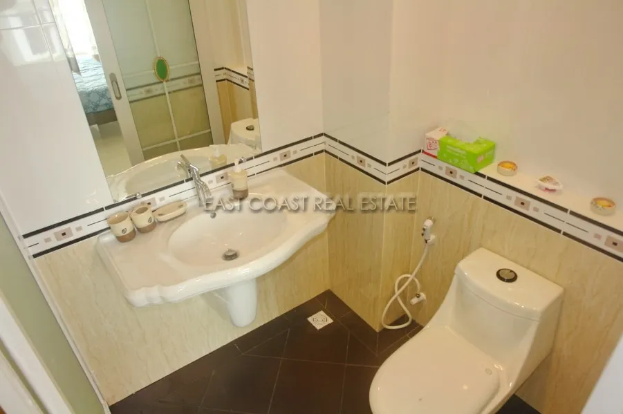 CC Condominium 1 photo 7