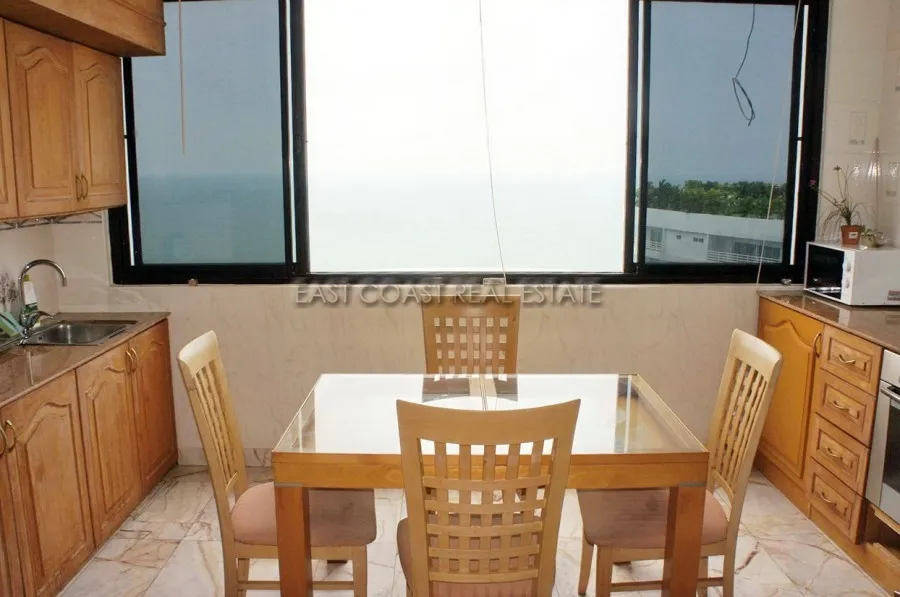 Jomtien Complex photo 7