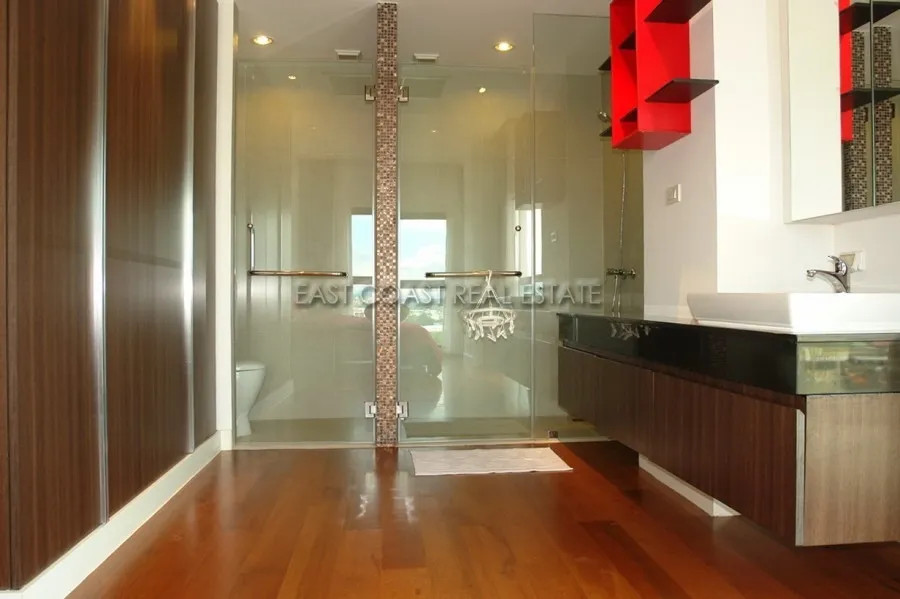 The Axis photo 14