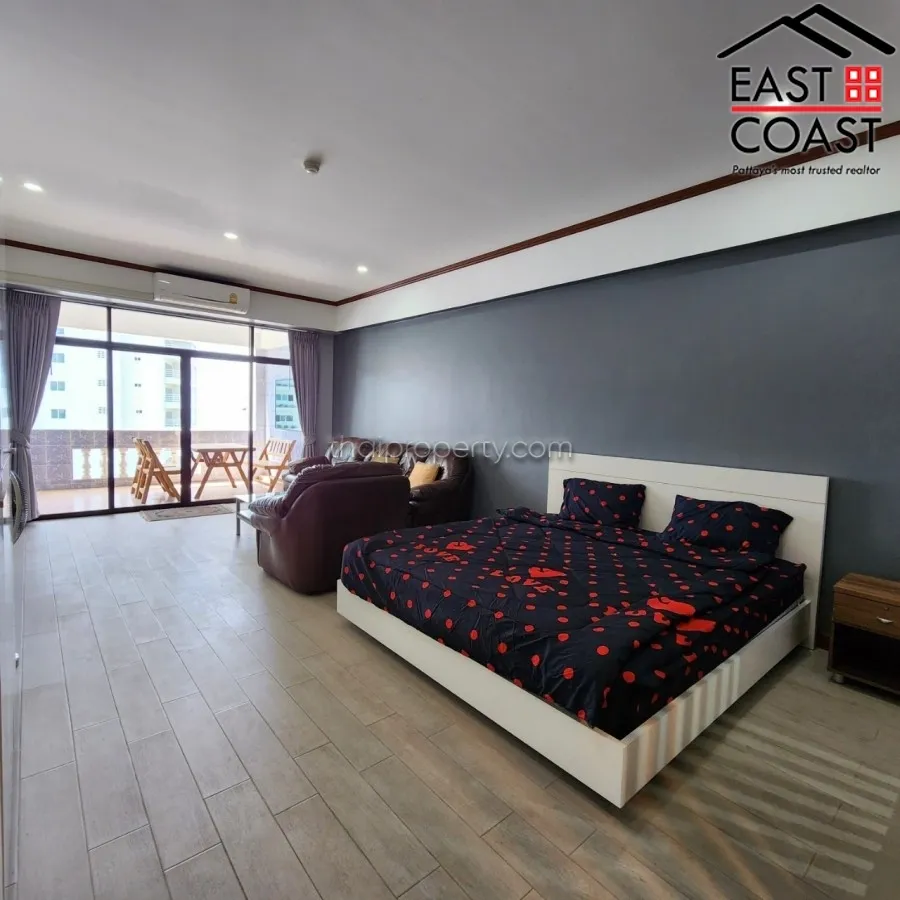 Jomtien Complex photo 6
