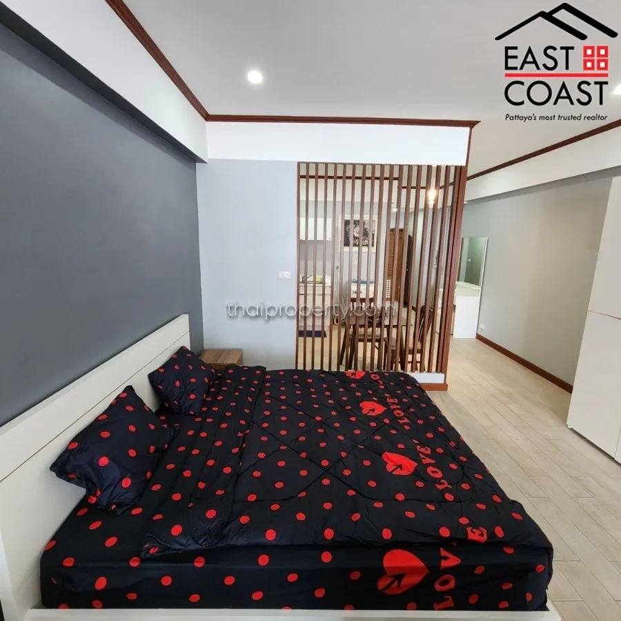 Jomtien Complex photo 7