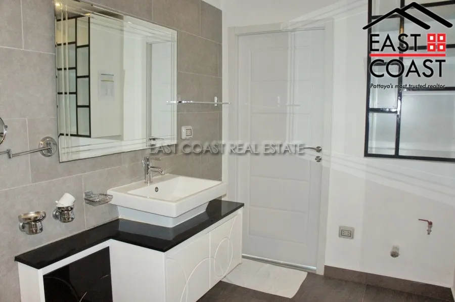 Tudor Court photo 8