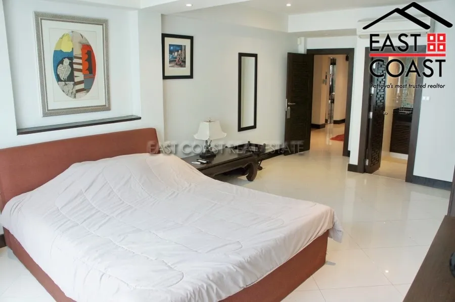 Luxury Apartment photo 14