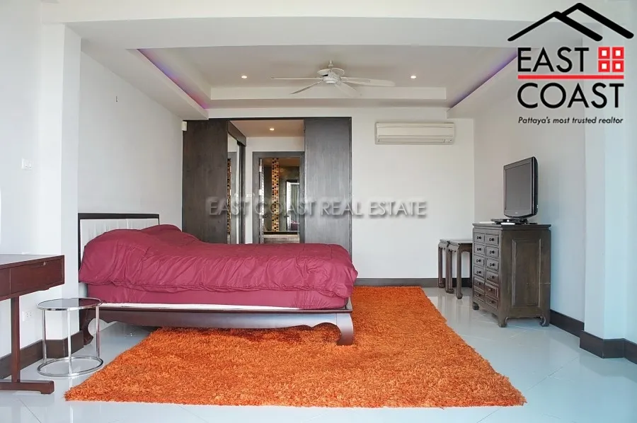 Luxury Apartment photo 24