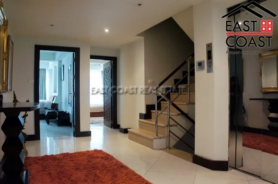 Luxury Apartment photo 20