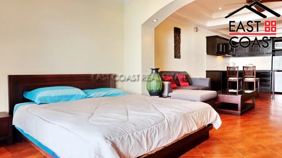Jomtien Complex photo 7