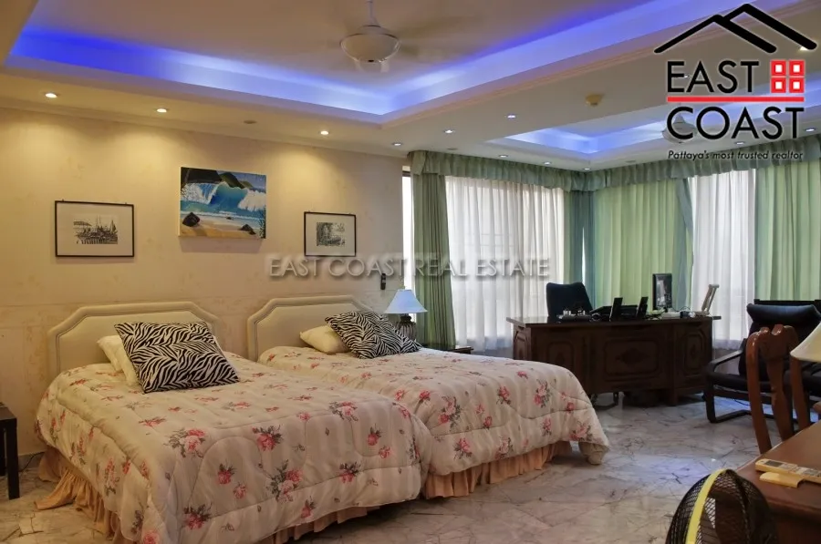 Jomtien Plaza photo 13