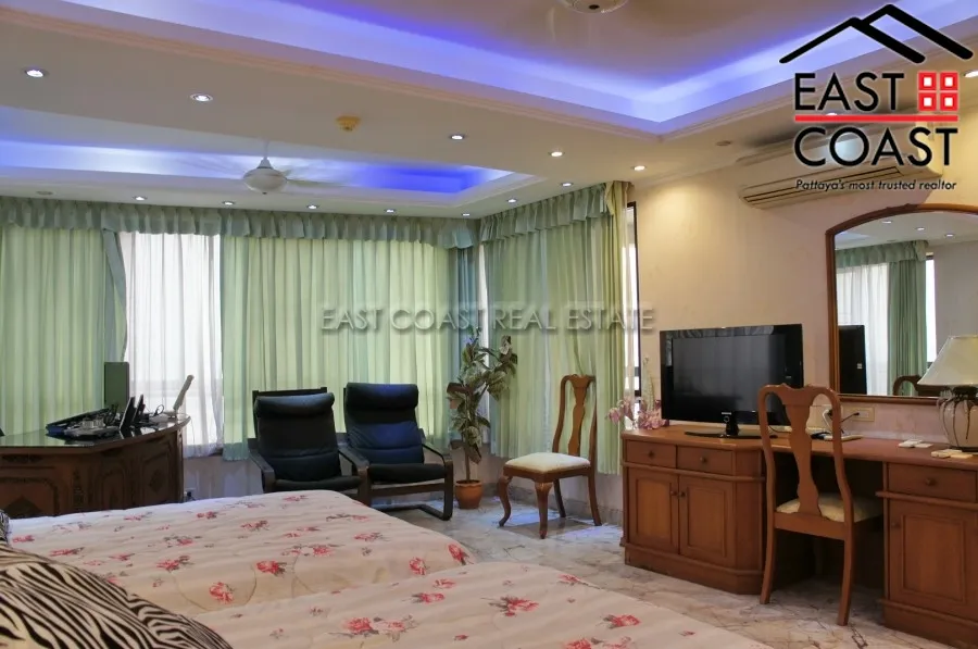 Jomtien Plaza photo 12