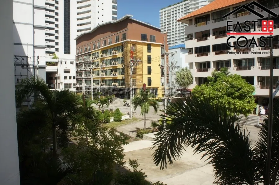 Jomtien Plaza photo 14