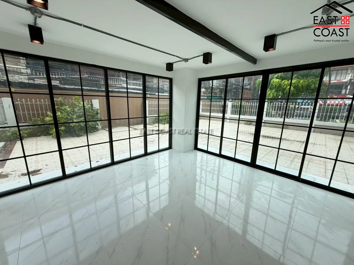 Office for rent at Jomtien Complex photo 9