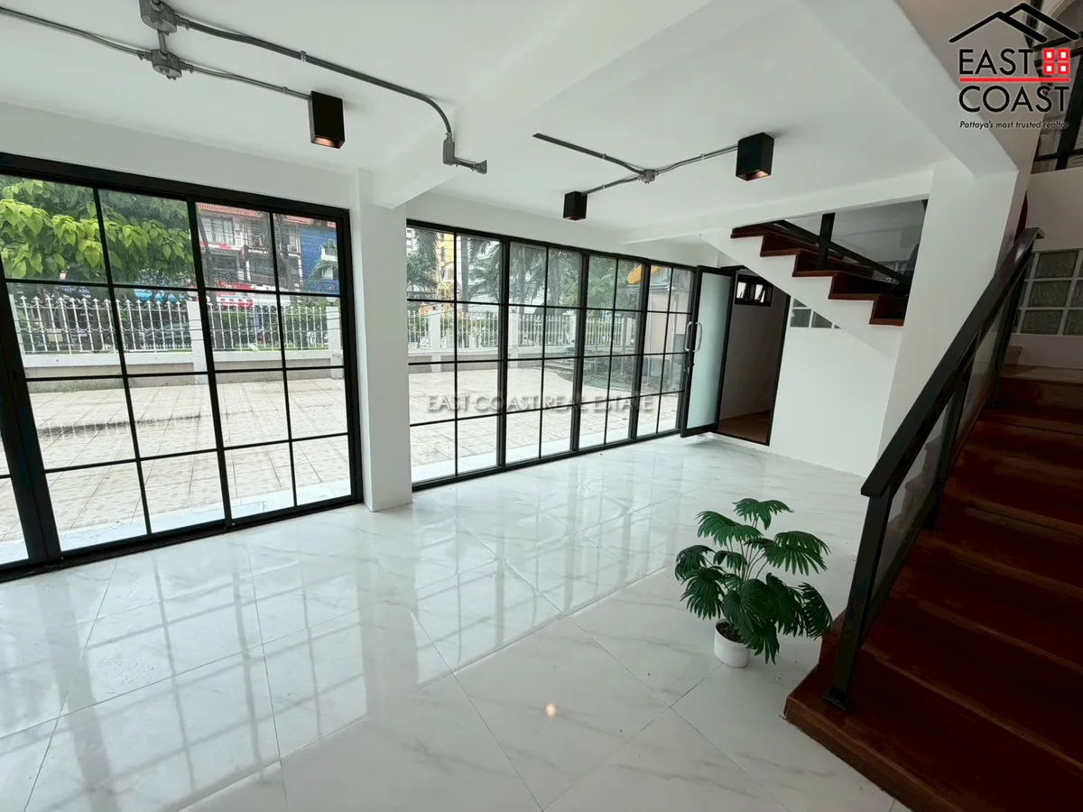 Office for rent at Jomtien Complex