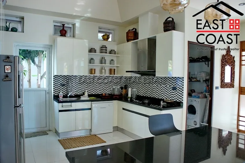 Wongamat Executive Pool Villa photo 12