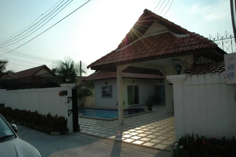 Soi Arunothai House photo 3