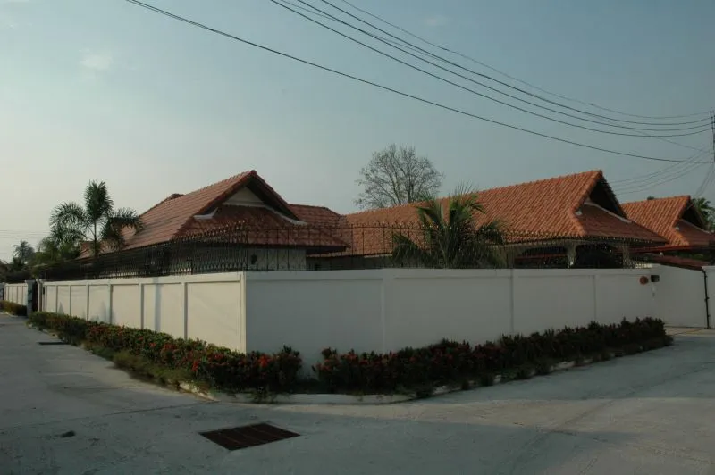 Soi Arunothai House