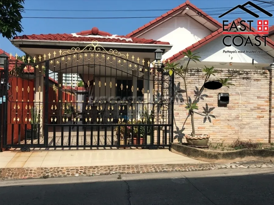 Royal Park Village photo 3