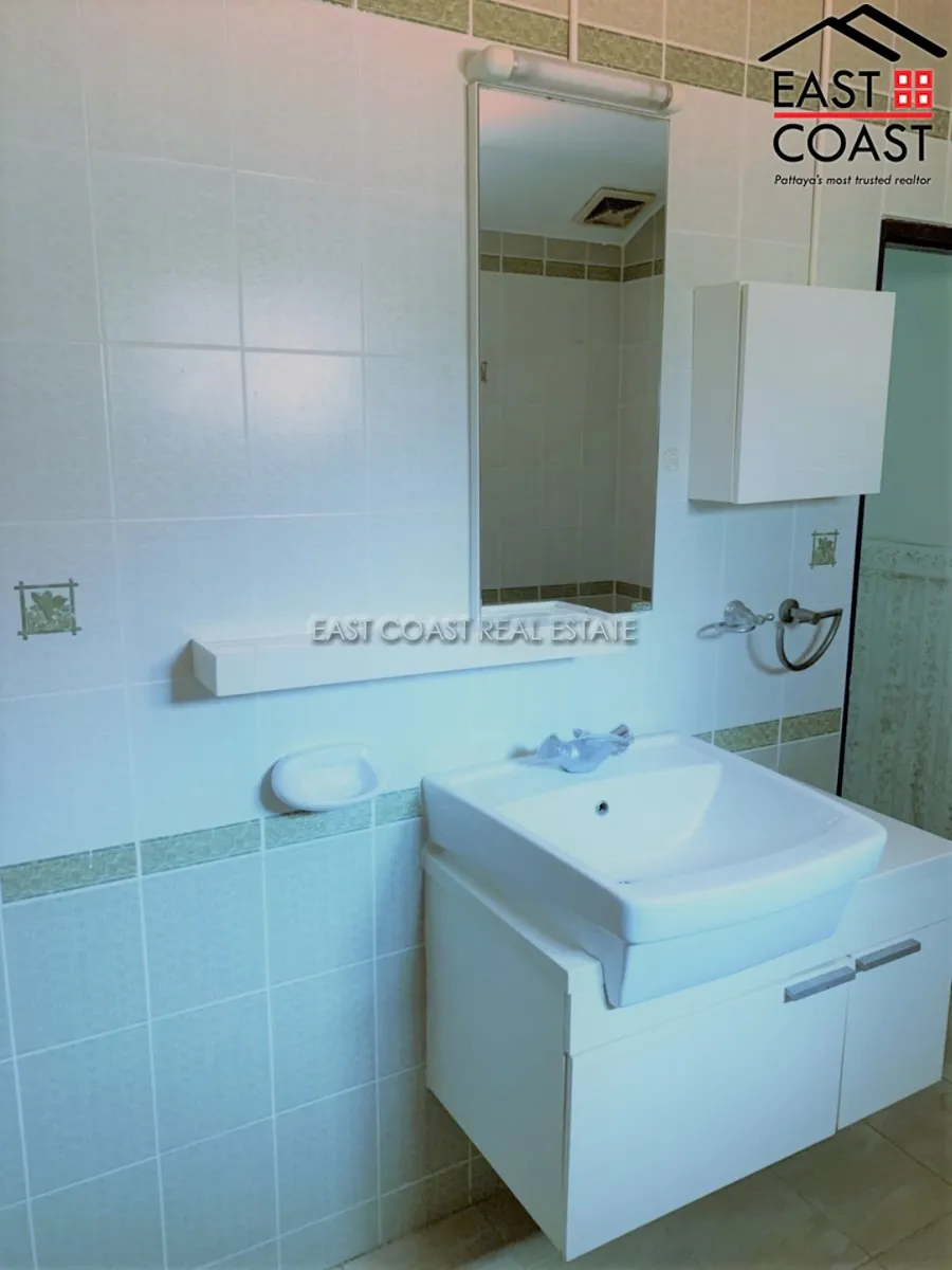 Royal Park Village photo 10