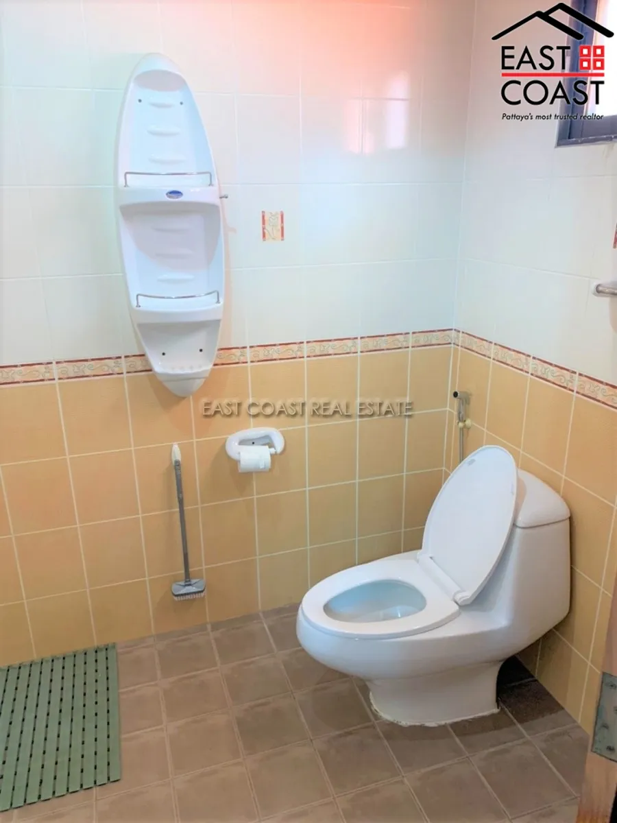Royal Park Village photo 12