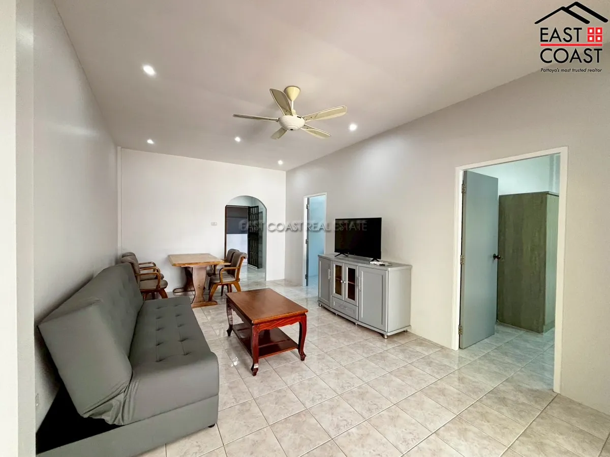 Royal Park Village photo 6